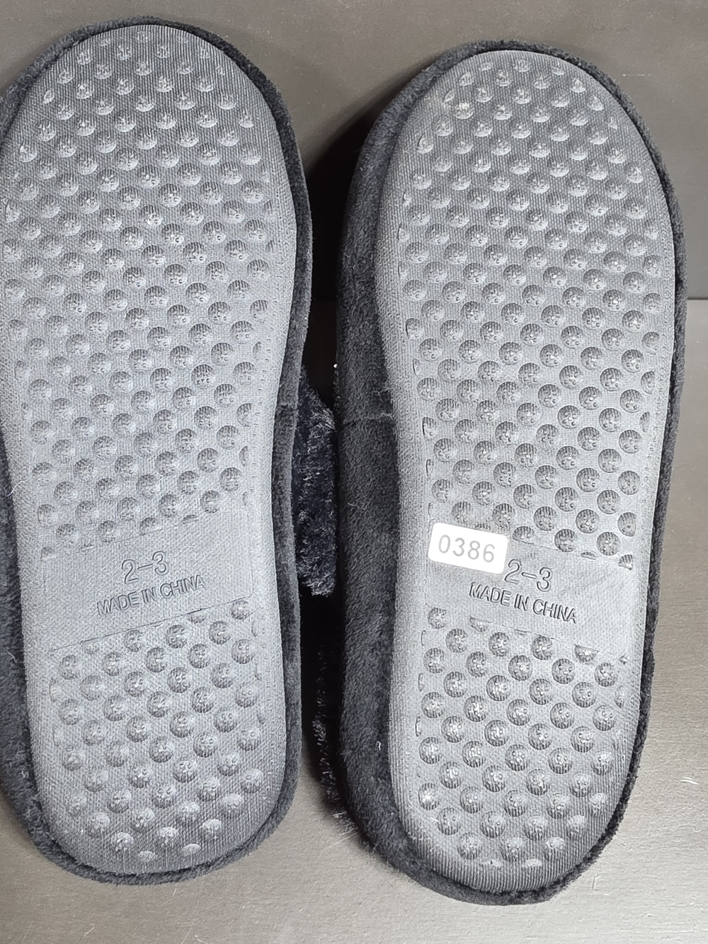 Justice Girls 2-3 Sparkle Faux-Fur Slippers - Black/silver with Pink Logo - Picture 3 of 8
